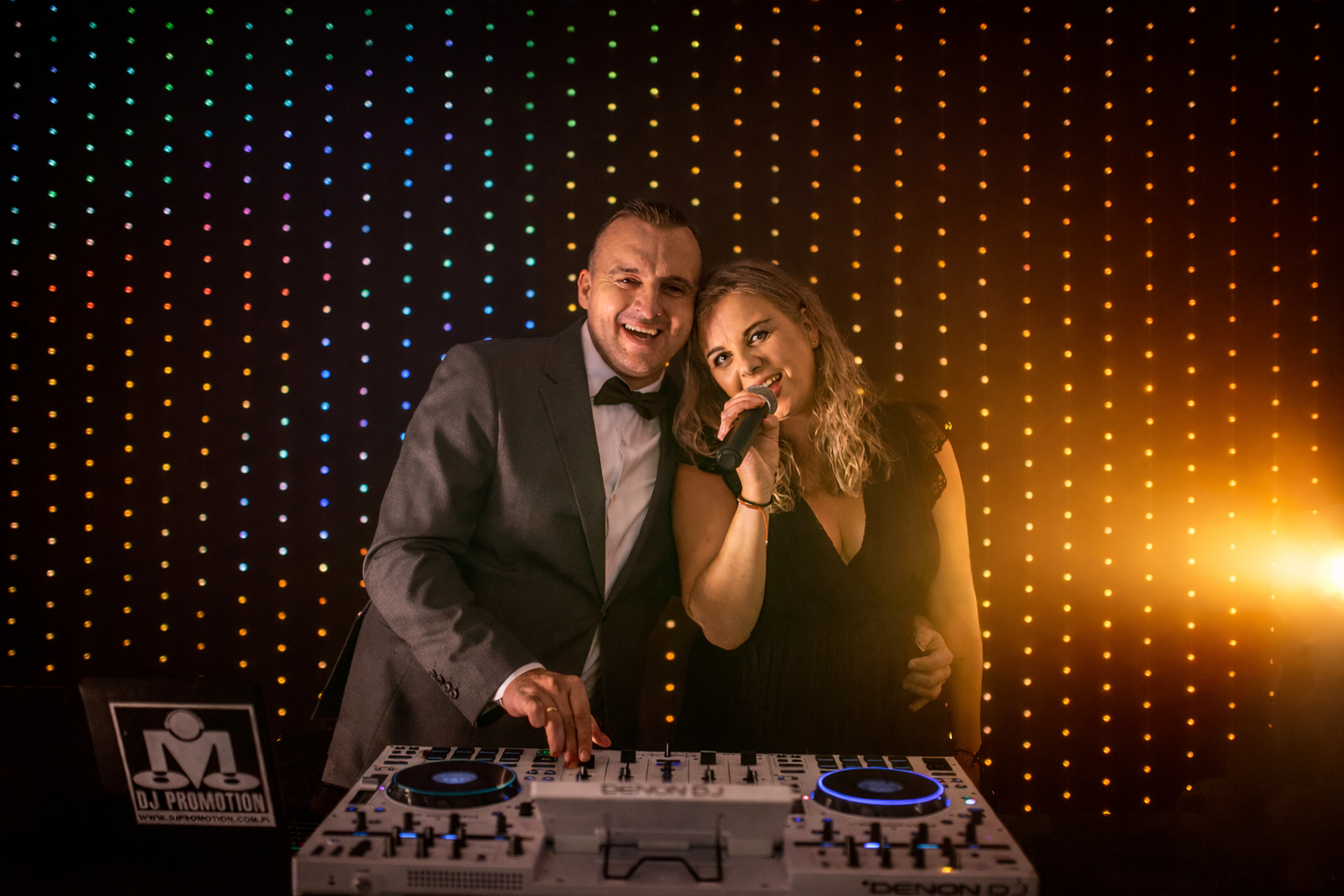 Zdjęcie zespołu podczas grania imprezy